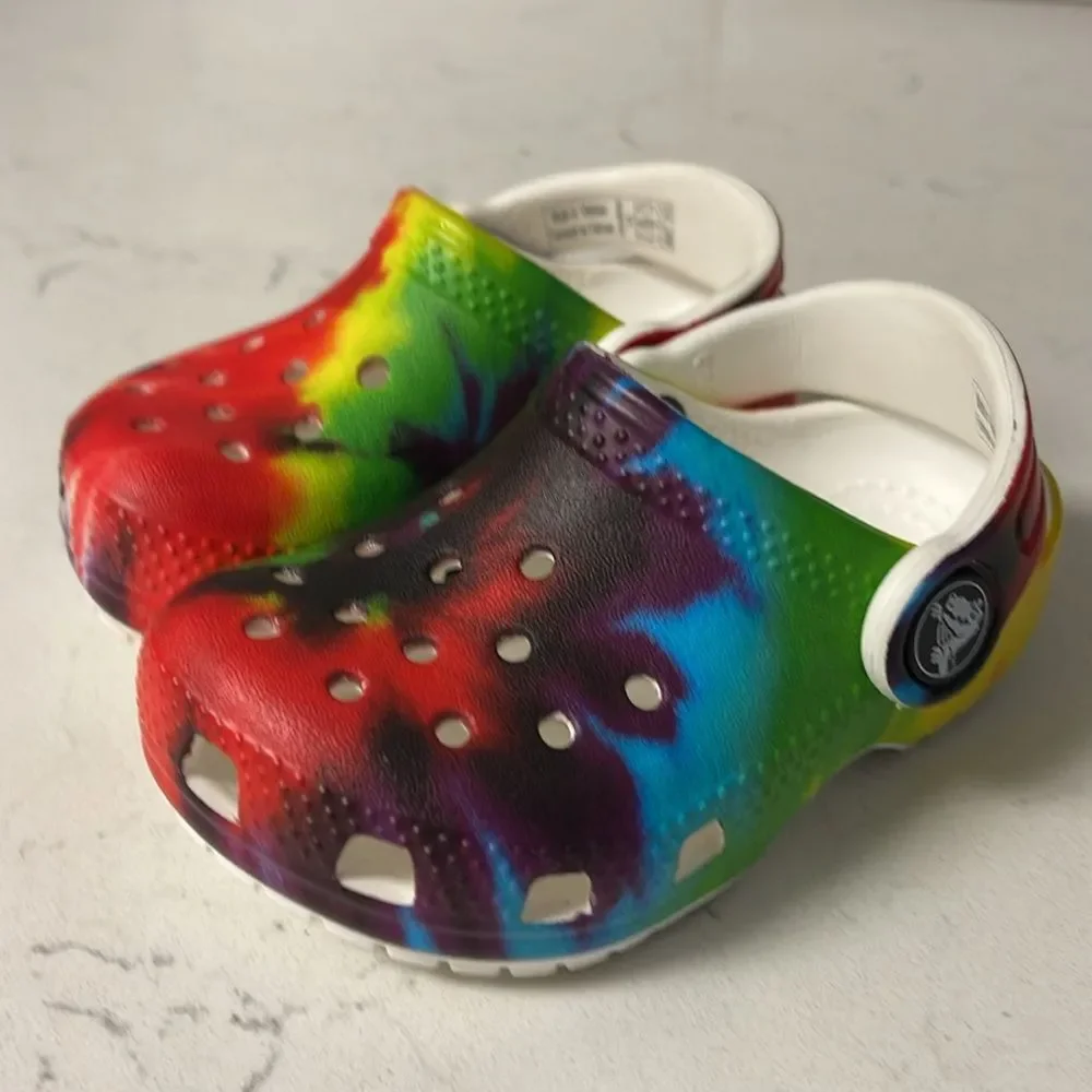 Crocs Littles Tie Dye Clogs Size 5 Classic Clog - Colorful